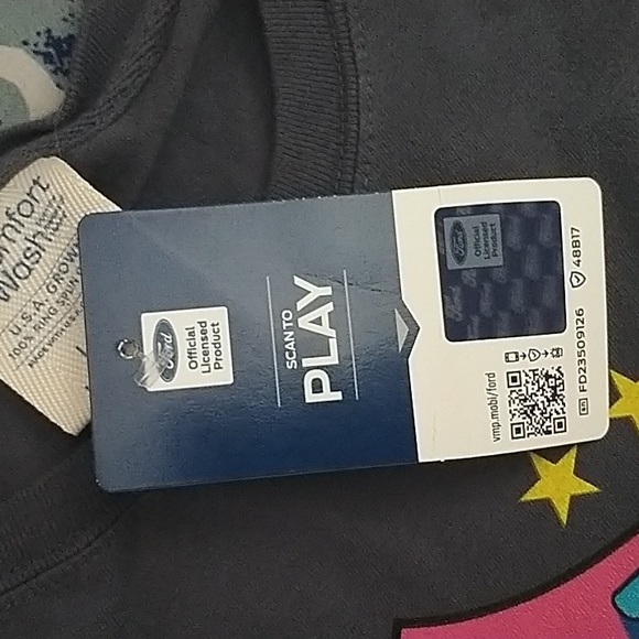 Officially Licensed Detroit Ford Mustang T-shirt - Picture 3 of 3